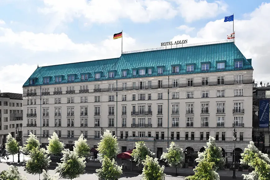 Hotel adlon kempinski exterior.